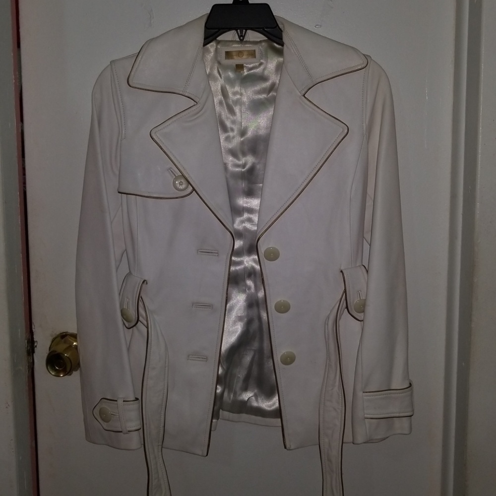 Ladies White leather tie front coat sz. Small
